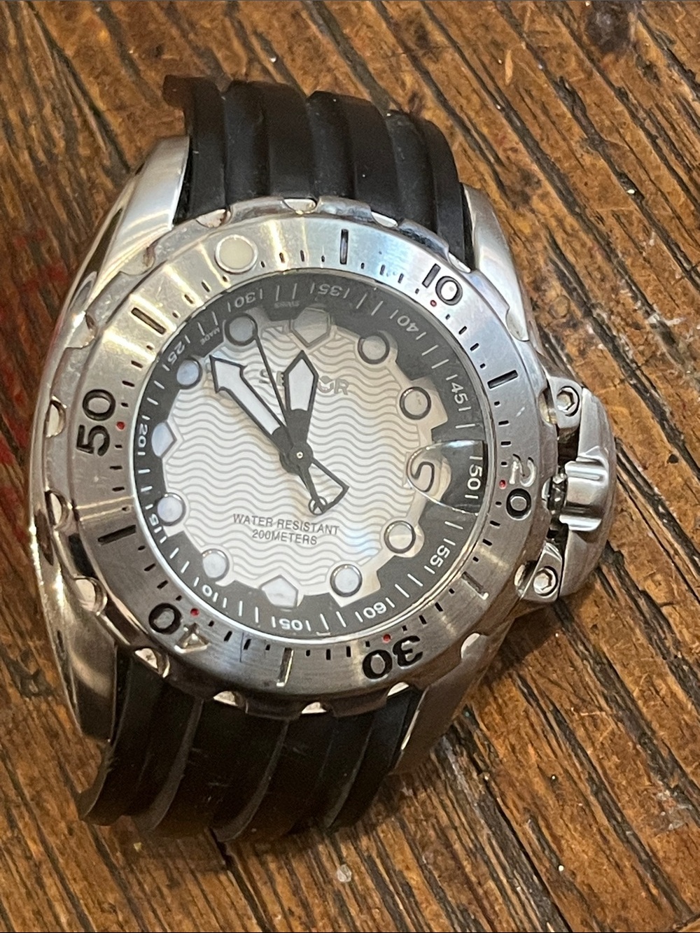 SECTOR 600 dive watch, Swiss made, needs band